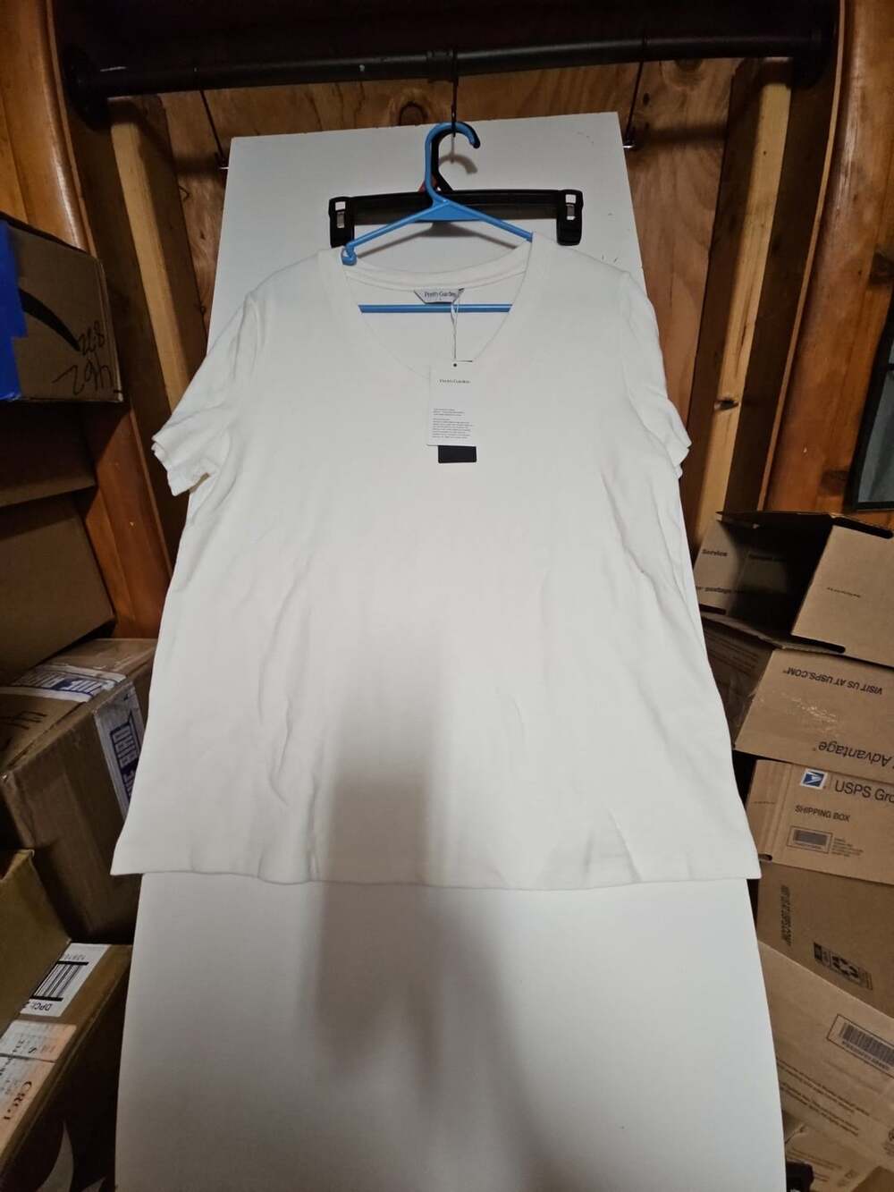 (363) Prettygarden V-Neck T-Shirt Size L White Tee